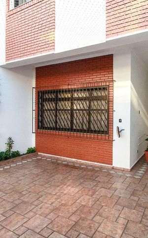 Casa à venda com 280m², 4 quartos e 3 vagas Casa à venda com 280m², 4 quartos e 3 vagasGarahem