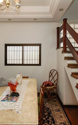 Casa à venda com 280m², 4 quartos e 3 vagas Casa à venda com 280m², 4 quartos e 3 vagasSala de Jantar
