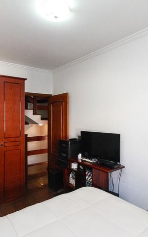 Casa à venda com 280m², 4 quartos e 3 vagas Casa à venda com 280m², 4 quartos e 3 vagasQuarto 01