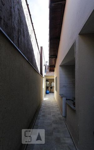 Casa para alugar com 220m², 3 quartos e 2 vagas Casa para alugar com 220m², 3 quartos e 2 vagasLateral Externa