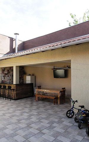 Casa para alugar com 220m², 3 quartos e 2 vagas Casa para alugar com 220m², 3 quartos e 2 vagasÁrea Externa