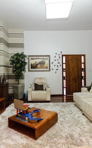 Casa para alugar com 220m², 3 quartos e 2 vagas Casa para alugar com 220m², 3 quartos e 2 vagasSala