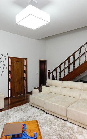 Casa para alugar com 220m², 3 quartos e 2 vagas Casa para alugar com 220m², 3 quartos e 2 vagasSala