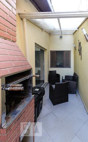 Casa para alugar com 220m², 3 quartos e 2 vagas Casa para alugar com 220m², 3 quartos e 2 vagasChurrasqueira