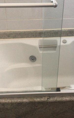 Apartamento à venda com 156m², 3 quartos e 4 vagasBanheira