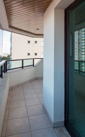 Apartamento à venda com 170m², 3 quartos e 2 vagasVaranda sala