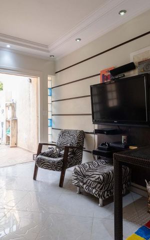 Casa de condomínio à venda com 162m², 3 quartos e 2 vagasSala