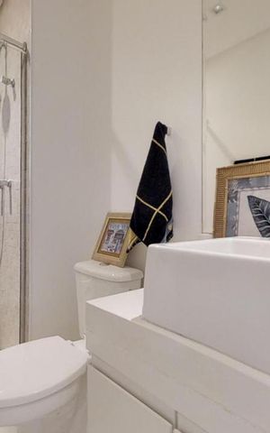 Apartamento à venda com 129m², 3 quartos e sem vaga Apartamento à venda com 129m², 3 quartos e sem vagaBanheiro