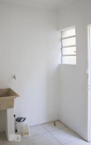 Casa à venda com 300m², 3 quartos e 1 vagaLavanderia