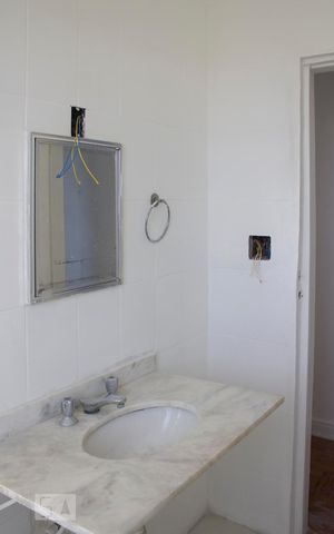 Casa à venda com 300m², 3 quartos e 1 vagaBanheiro