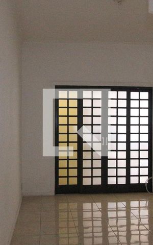 Casa para alugar com 70m², 3 quartos e 1 vaga Casa para alugar com 70m², 3 quartos e 1 vagaSala