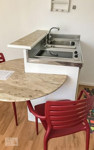 Studio para alugar com 40m², 1 quarto e sem vaga Studio para alugar com 40m², 1 quarto e sem vagaCozinha