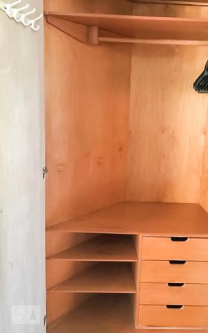 Studio para alugar com 40m², 1 quarto e sem vaga Studio para alugar com 40m², 1 quarto e sem vagaArmário