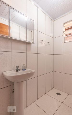 Casa à venda com 240m², 3 quartos e 2 vagas Casa à venda com 240m², 3 quartos e 2 vagasLavabo