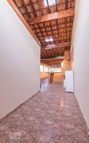 Casa à venda com 240m², 3 quartos e 2 vagas Casa à venda com 240m², 3 quartos e 2 vagasÁrea comum