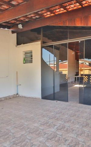 Casa à venda com 240m², 3 quartos e 2 vagas Casa à venda com 240m², 3 quartos e 2 vagasSacada