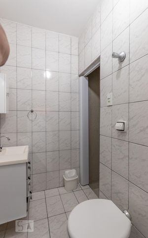Casa à venda com 240m², 3 quartos e 2 vagas Casa à venda com 240m², 3 quartos e 2 vagasBanheiro 3