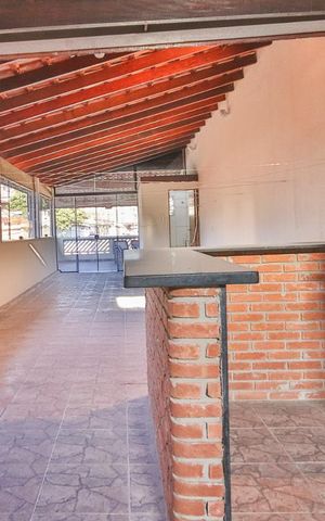 Casa à venda com 240m², 3 quartos e 2 vagas Casa à venda com 240m², 3 quartos e 2 vagasChurrasqueira