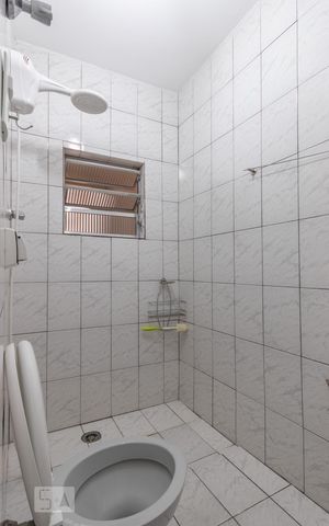 Casa à venda com 240m², 3 quartos e 2 vagas Casa à venda com 240m², 3 quartos e 2 vagasBanheiro 2