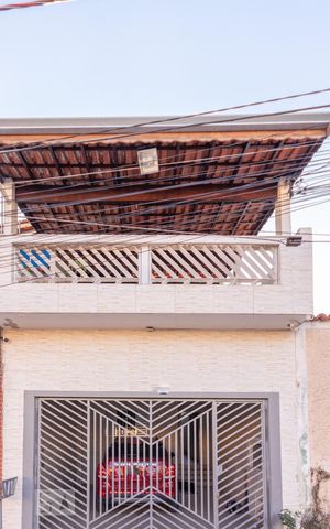Casa à venda com 240m², 3 quartos e 2 vagas Casa à venda com 240m², 3 quartos e 2 vagasFachada