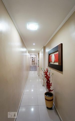 Apartamento à venda com 64m², 3 quartos e sem vaga Apartamento à venda com 64m², 3 quartos e sem vagaCorredor de entrada