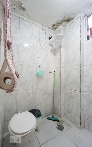 Apartamento à venda com 64m², 3 quartos e sem vaga Apartamento à venda com 64m², 3 quartos e sem vagaBanheiro