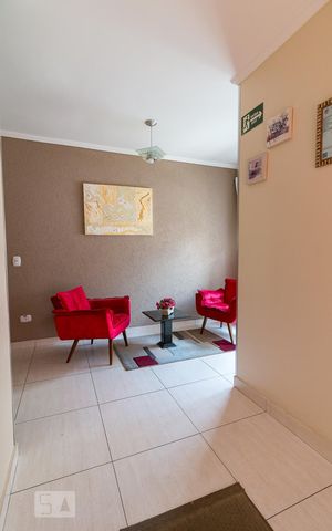 Apartamento para alugar com 65m², 2 quartos e 1 vagaHall de entrada do bloco