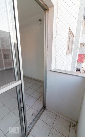 Apartamento para alugar com 65m², 2 quartos e 1 vagaVaranda