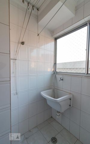 Apartamento para alugar com 65m², 2 quartos e 1 vagaÁrea de serviço