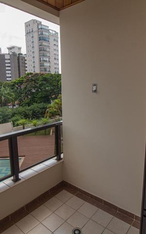 Apartamento à venda com 160m², 3 quartos e 3 vagasVaranda do Quarto 2