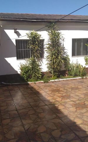 Casa à venda com 300m², 3 quartos e 8 vagas Casa à venda com 300m², 3 quartos e 8 vagasQuintal