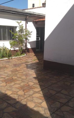 Casa à venda com 300m², 3 quartos e 8 vagas Casa à venda com 300m², 3 quartos e 8 vagasQuintal