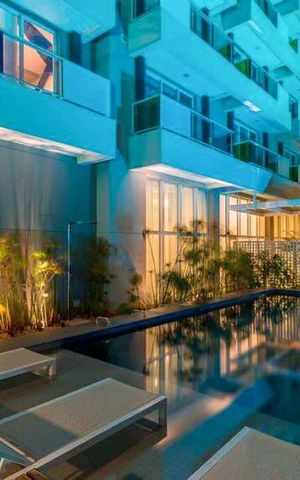 Studio à venda com 32m², 1 quarto e 1 vaga Studio à venda com 32m², 1 quarto e 1 vagaÁrea comum - Piscina