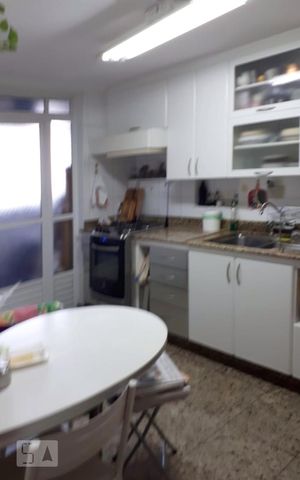 Apartamento à venda com 220m², 4 quartos e sem vagaCozinha