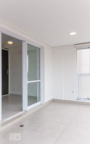 Apartamento para alugar com 39m², 1 quarto e 1 vagaVaranda
