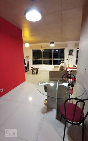 Apartamento para alugar com 70m², 1 quarto e 1 vagaSala