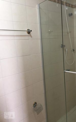 Apartamento para alugar com 68m², 2 quartos e 1 vaga Apartamento para alugar com 68m², 2 quartos e 1 vagaBanheiro do Quarto 1