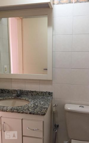 Apartamento para alugar com 68m², 2 quartos e 1 vaga Apartamento para alugar com 68m², 2 quartos e 1 vagaBanheiro do Quarto 1