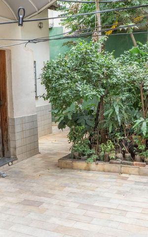 Casa à venda com 370m², 4 quartos e 4 vagas Casa à venda com 370m², 4 quartos e 4 vagasÁrea Externa