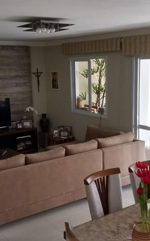 Apartamento à venda com 126m², 3 quartos e 2 vagas Apartamento à venda com 126m², 3 quartos e 2 vagasSala