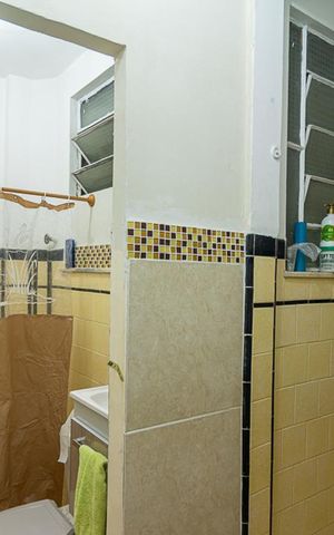 Apartamento à venda com 50m², 2 quartos e sem vaga Apartamento à venda com 50m², 2 quartos e sem vagaBanheiro Social