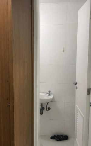 Apartamento à venda com 240m², 4 quartos e 3 vagas Apartamento à venda com 240m², 4 quartos e 3 vagasQuarto de Serviço