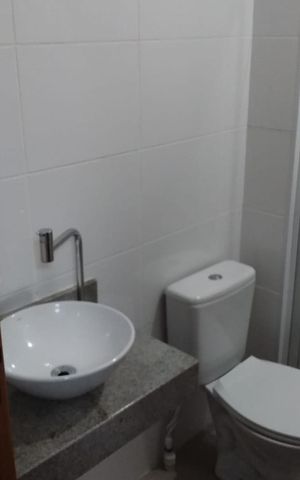 Apartamento à venda com 43m², 2 quartos e 1 vaga Apartamento à venda com 43m², 2 quartos e 1 vagaBanheiro