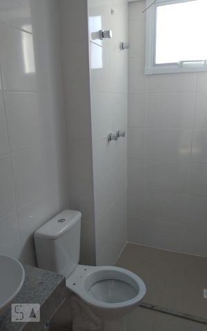 Apartamento à venda com 43m², 2 quartos e 1 vaga Apartamento à venda com 43m², 2 quartos e 1 vagaBanheiro