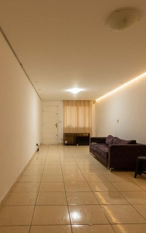 Casa à venda com 250m², 3 quartos e 2 vagas Casa à venda com 250m², 3 quartos e 2 vagasSala