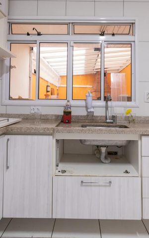 Casa à venda com 250m², 3 quartos e 2 vagas Casa à venda com 250m², 3 quartos e 2 vagasCozinha