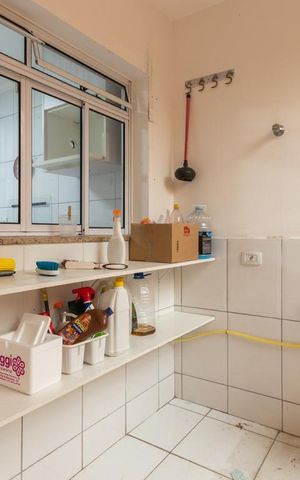 Casa à venda com 250m², 3 quartos e 2 vagas Casa à venda com 250m², 3 quartos e 2 vagasÁrea de serviço