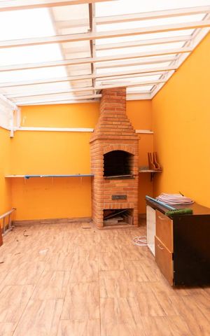 Casa à venda com 250m², 3 quartos e 2 vagas Casa à venda com 250m², 3 quartos e 2 vagasChurrasqueira