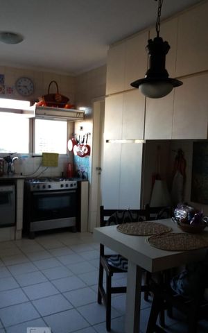 Apartamento à venda com 153m², 3 quartos e 2 vagas Apartamento à venda com 153m², 3 quartos e 2 vagasCozinha