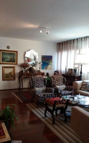 Apartamento à venda com 153m², 3 quartos e 2 vagas Apartamento à venda com 153m², 3 quartos e 2 vagasSala